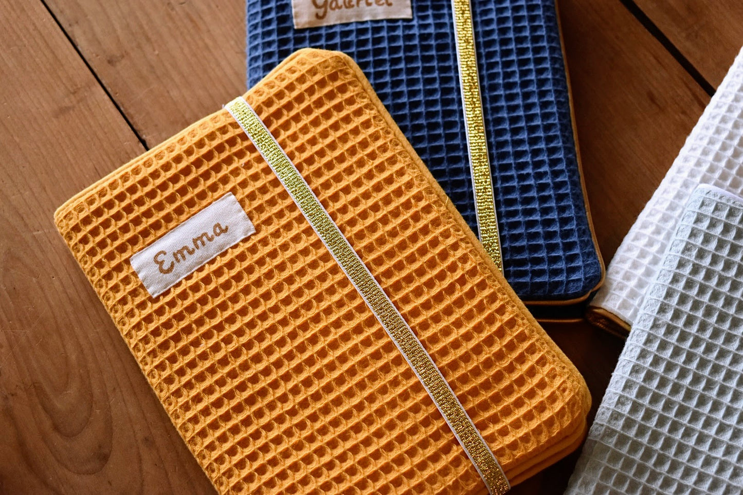 Carnet de santé & Livret de famille Moutarde
